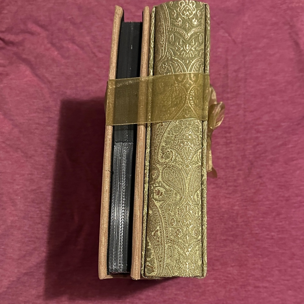 Two Elegant Photo Albums, Gold and Sage Green - Picture 4 of 6